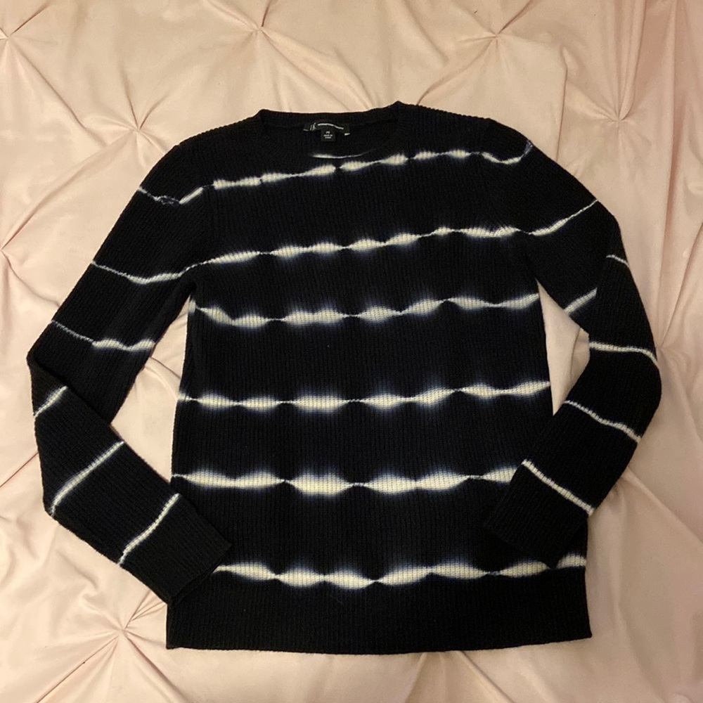 Long sleeve small blue sweater with white tie dye stripes